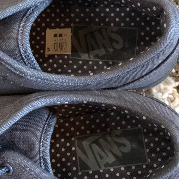 Vans - Picture 3 of 5